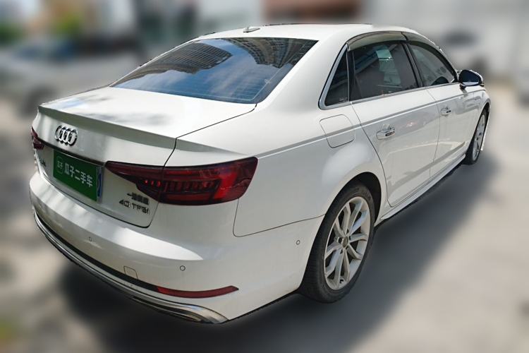 Used Audi A4L 2019 40 TFSI Fashion Edition China VI Emission Standard Rear Right 45 Deg