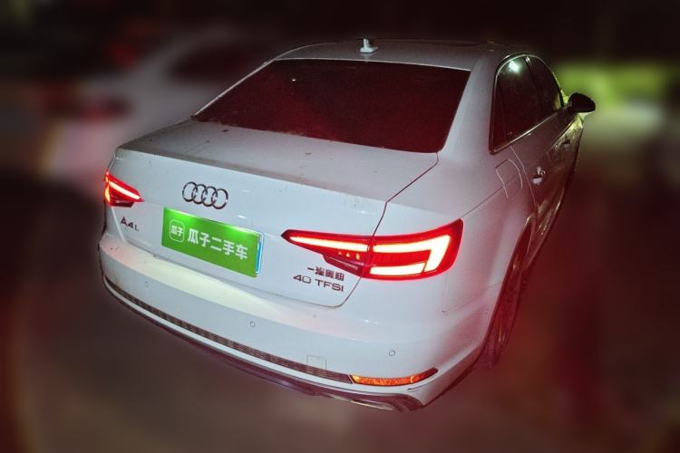 Used Audi A4L 2019 40 TFSI Fashion Edition China VI Emission Standard Rear Right 45 Deg