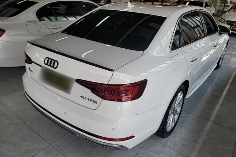 Used Audi A4L 2019 40 TFSI Fashion Edition China VI Emission Standard Rear Right 45 Deg