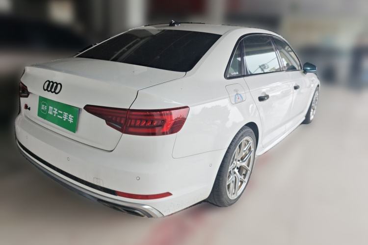 Used Audi A4L 2019 40 TFSI Fashion Edition China VI Emission Standard Rear Right 45 Deg