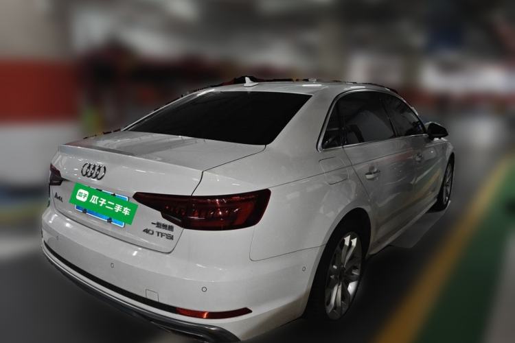 Used Audi A4L 2019 40 TFSI Fashion Edition China VI Emission Standard Rear Right 45 Deg