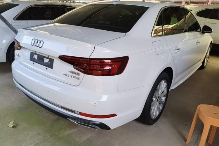 Used Audi A4L 2019 40 TFSI Ambition China VI Rear Right 45 Deg