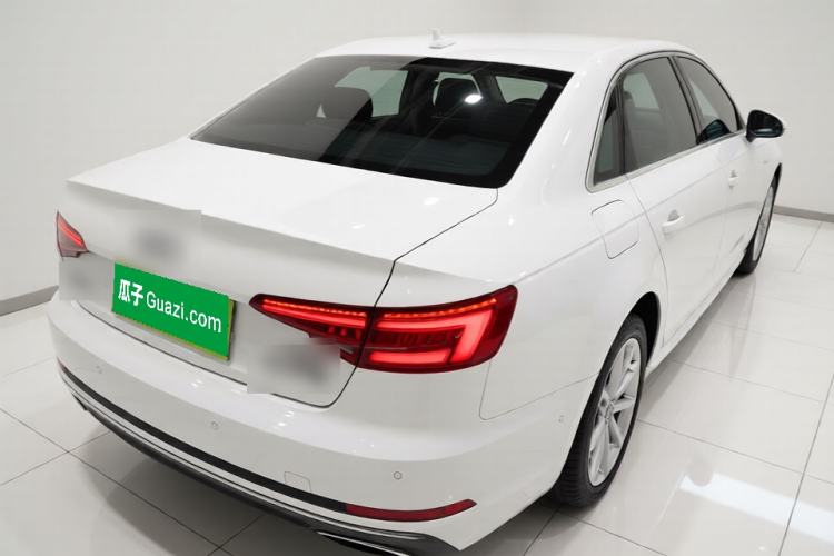 Used Audi A4L 2019 40 TFSI Fashion Edition China VI Emission Standard Rear Right 45 Deg