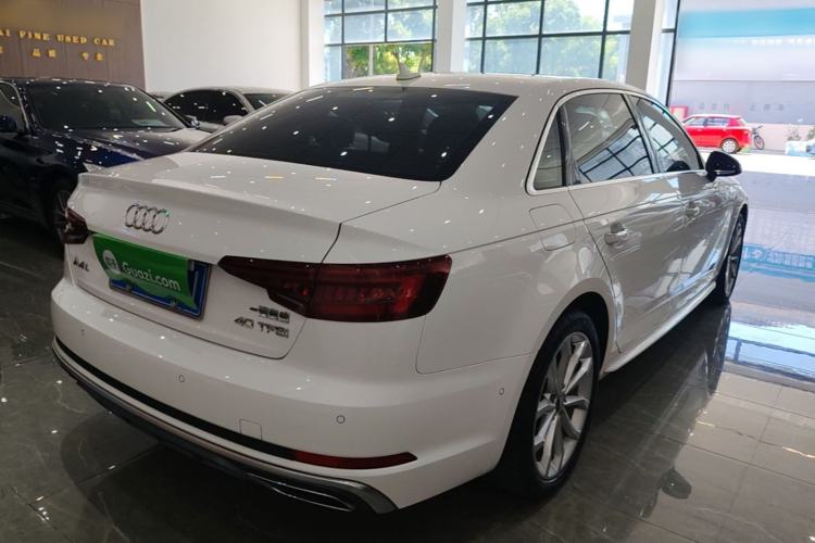 Used Audi A4L 2019 40 TFSI Fashion Edition China VI Emission Standard Rear Right 45 Deg