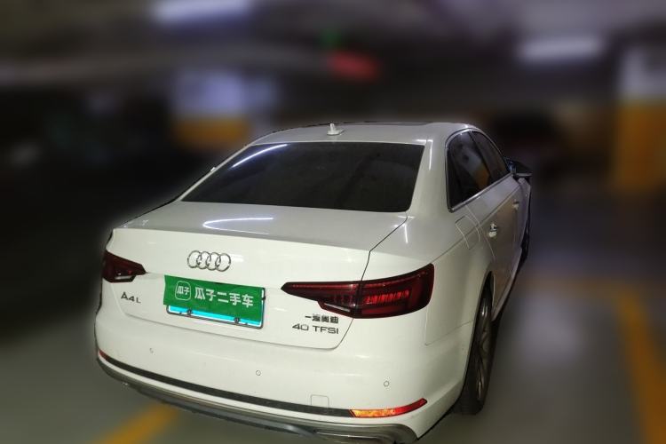 Used Audi A4L 2019 40 TFSI Fashion Edition China VI Emission Standard Rear Right 45 Deg