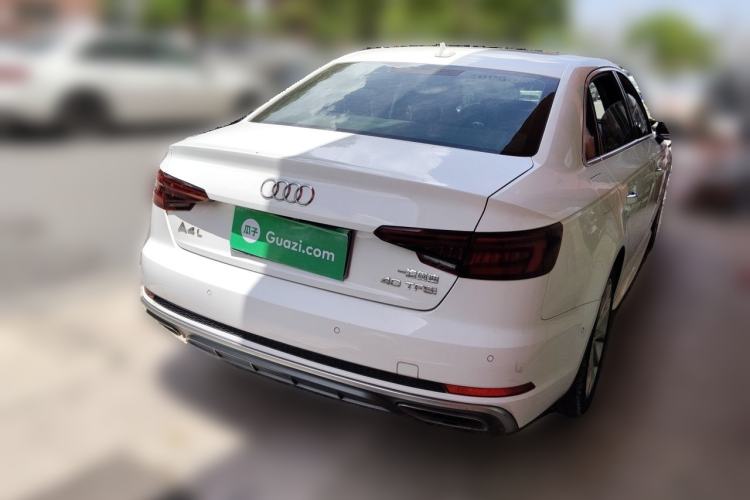 Used Audi A4L 2019 40 TFSI Fashion Edition China VI Emission Standard Rear Right 45 Deg