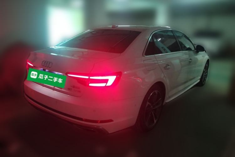 Used Audi A4L 2019 40 TFSI Fashion Edition China VI Emission Standard Rear Right 45 Deg