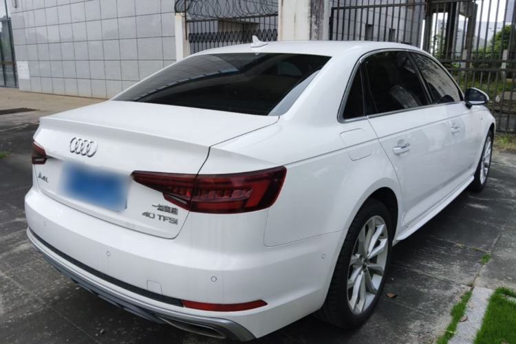 Used Audi A4L 2019 40 TFSI Fashion Edition China VI Emission Standard Rear Right 45 Deg