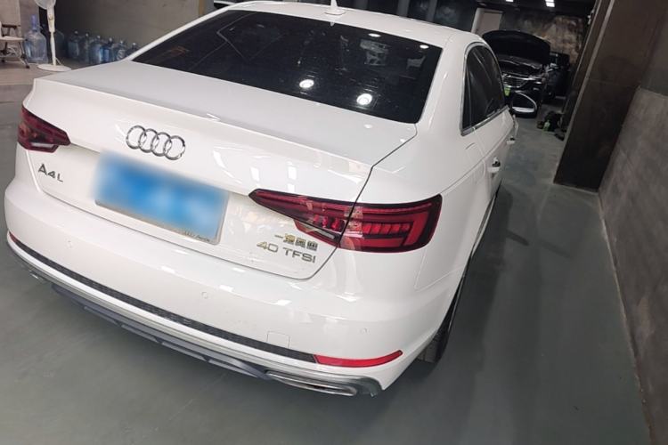 Used Audi A4L 2019 40 TFSI Fashion Edition China VI Emission Standard Rear Right 45 Deg