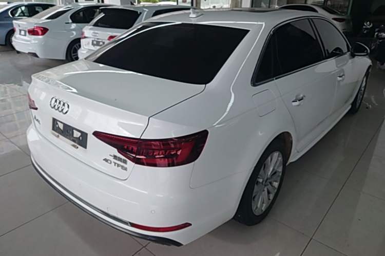 Used Audi A4L 2019 40 TFSI Ambition China VI Rear Right 45 Deg
