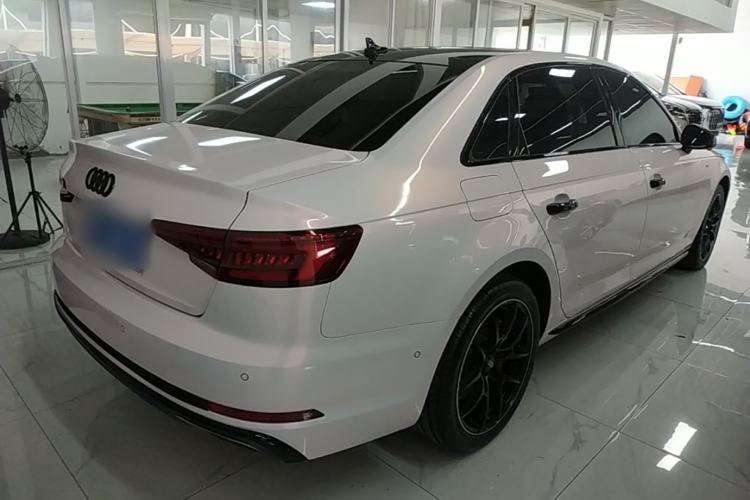 Used Audi A4L 2019 40 TFSI Fashion Edition China VI Emission Standard Rear Right 45 Deg