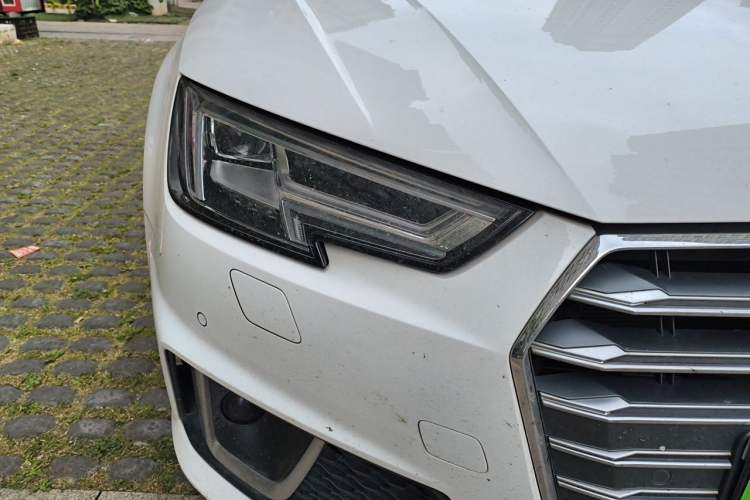 Used Audi A4L 2019 40 TFSI Fashion Version China V Right Front Headlight