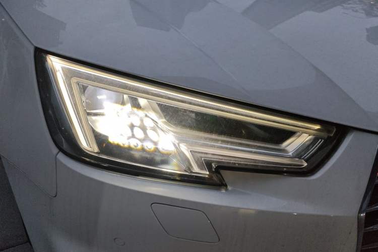 Used Audi A4L 2019 40 TFSI Ambition China VI Right Front Headlight