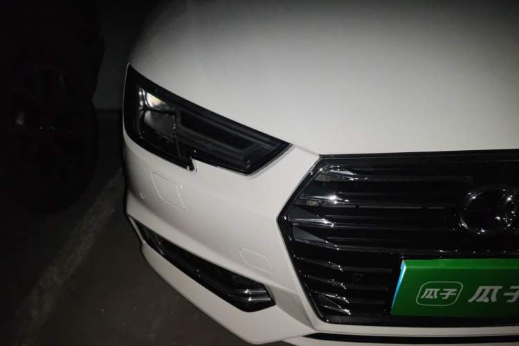 Used Audi A4L 2019 40 TFSI Fashion Edition China VI Emission Standard Right Front Headlight
