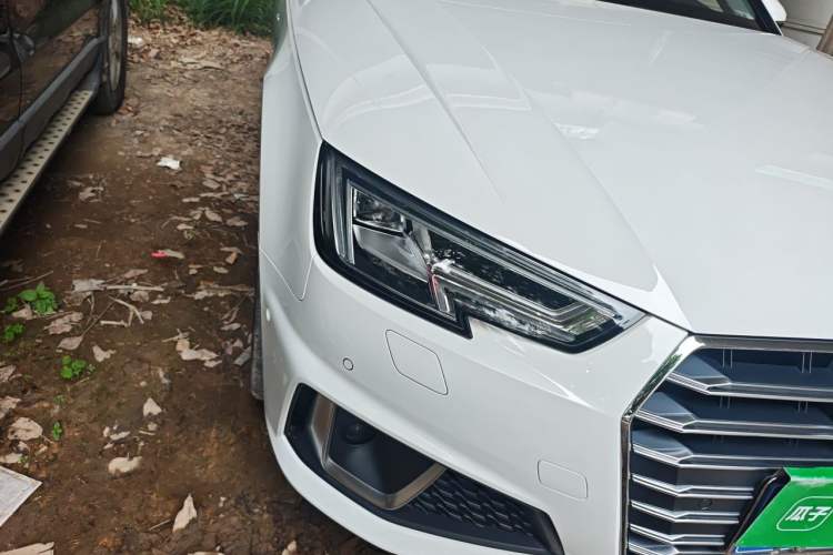Used Audi A4L 2019 40 TFSI Fashion Edition China VI Emission Standard Right Front Headlight