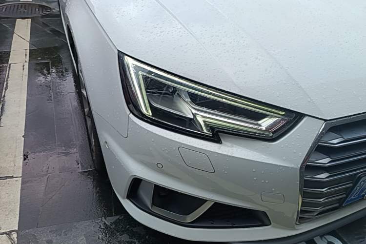 Used Audi A4L 2019 40 TFSI Fashion Version China V Right Front Headlight