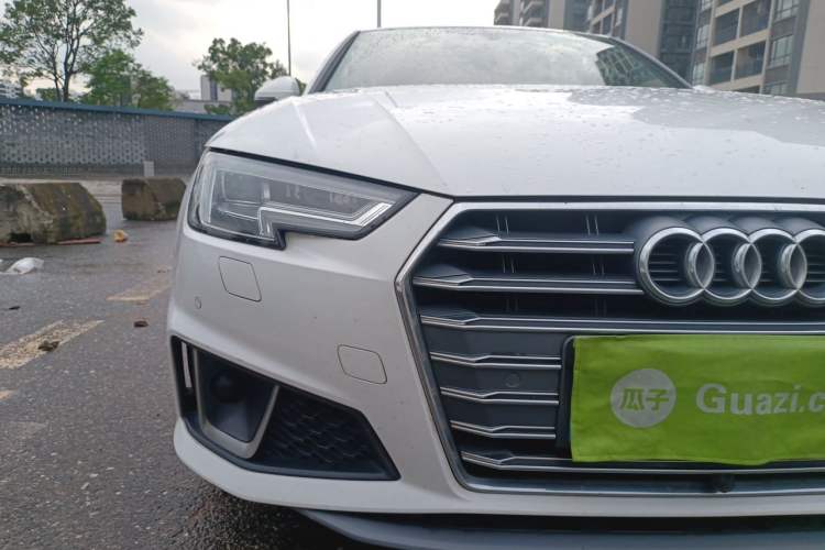 Used Audi A4L 2019 40 TFSI Fashion Edition China VI Emission Standard Right Front Headlight