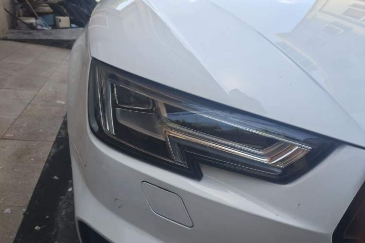 Used Audi A4L 2019 40 TFSI Fashion Version China V Right Front Headlight