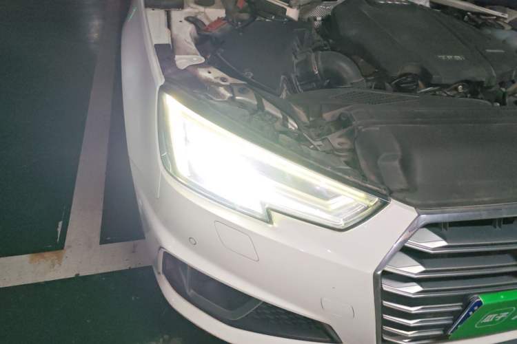 Used Audi A4L 2019 40 TFSI Fashion Edition China VI Emission Standard Right Front Headlight