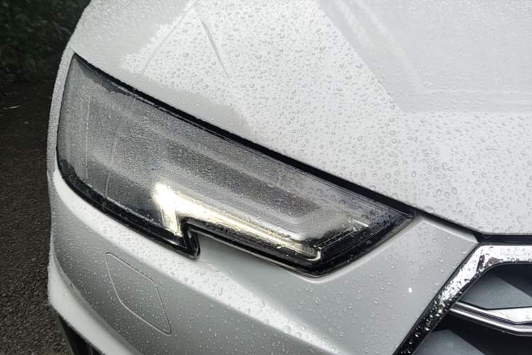 Used Audi A4L 2019 40 TFSI Fashion Edition China VI Emission Standard Right Front Headlight