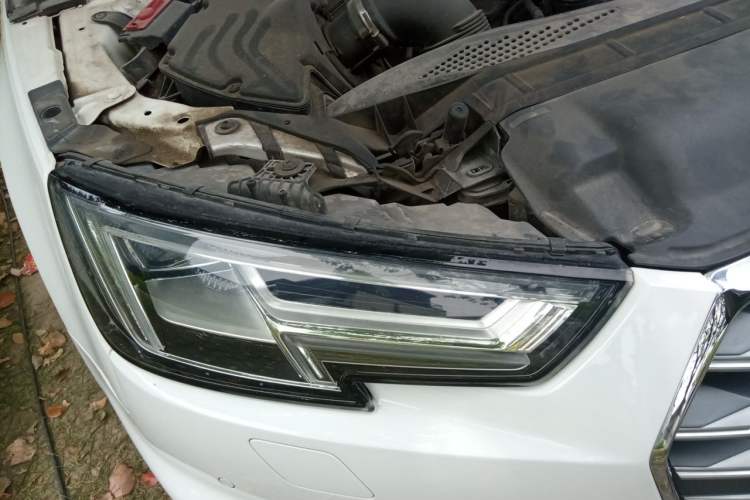 Used Audi A4L 2019 40 TFSI Fashion Edition China VI Emission Standard Right Front Headlight