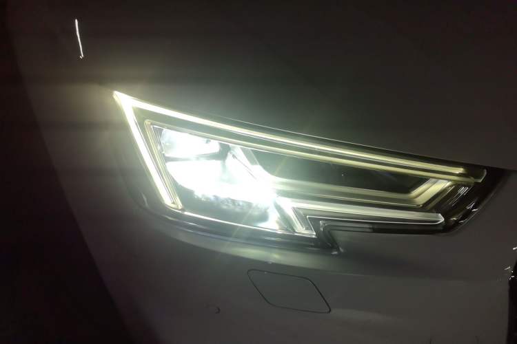 Used Audi A4L 2019 40 TFSI Ambition China VI Right Front Headlight
