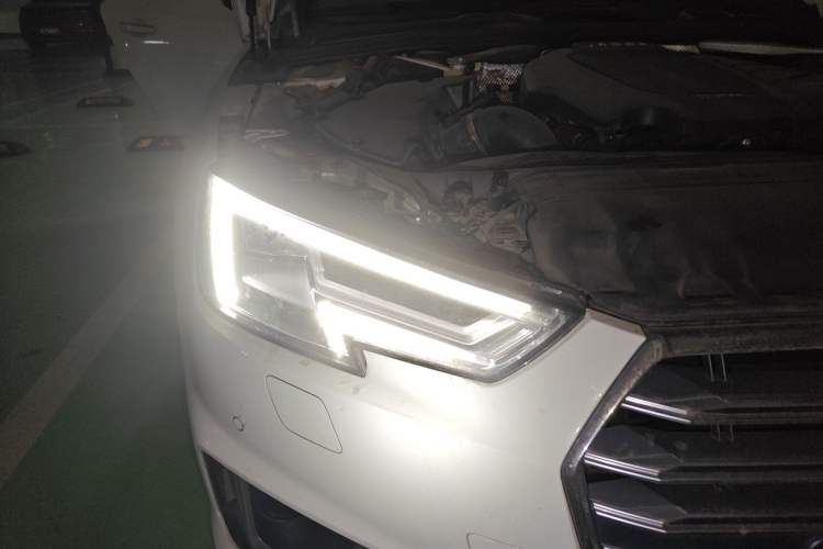 Used Audi A4L 2019 40 TFSI Fashion Edition China VI Emission Standard Right Front Headlight