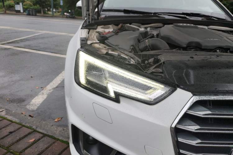 Used Audi A4L 2019 40 TFSI Fashion Edition China VI Emission Standard Right Front Headlight