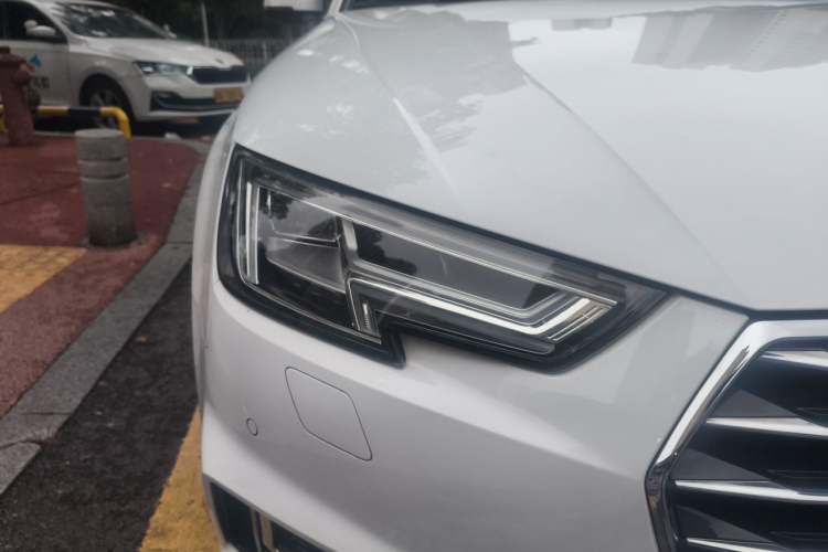 Used Audi A4L 2019 40 TFSI Ambition Version China V Right Front Headlight