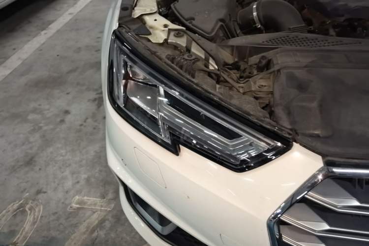 Used Audi A4L 2019 40 TFSI Fashion Version China V Right Front Headlight