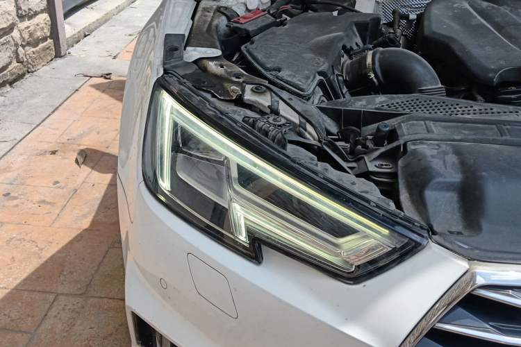 Used Audi A4L 2019 40 TFSI Ambition China VI Right Front Headlight