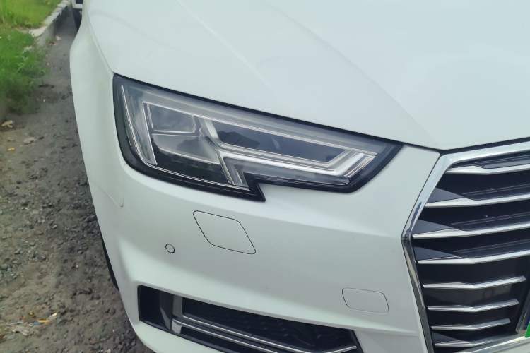 Used Audi A4L 2019 40 TFSI Ambition Version China V Right Front Headlight