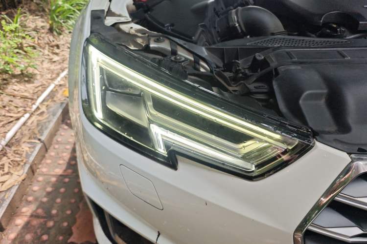 Used Audi A4L 2019 40 TFSI Fashion Version China V Right Front Headlight