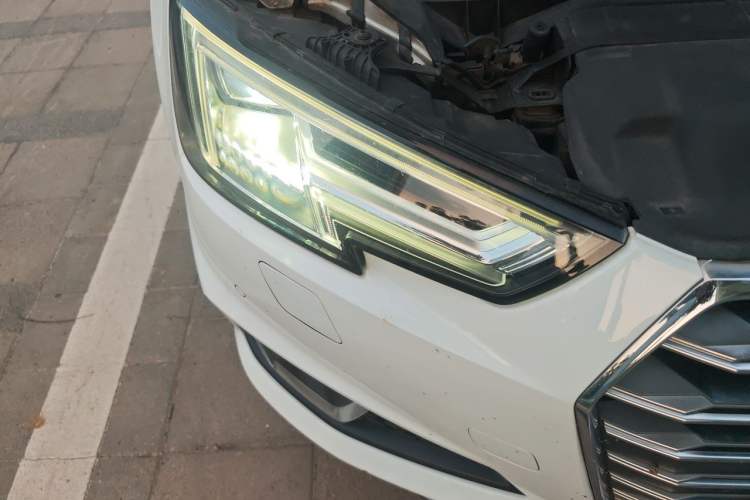 Used Audi A4L 2019 40 TFSI Fashion Edition China VI Emission Standard Right Front Headlight