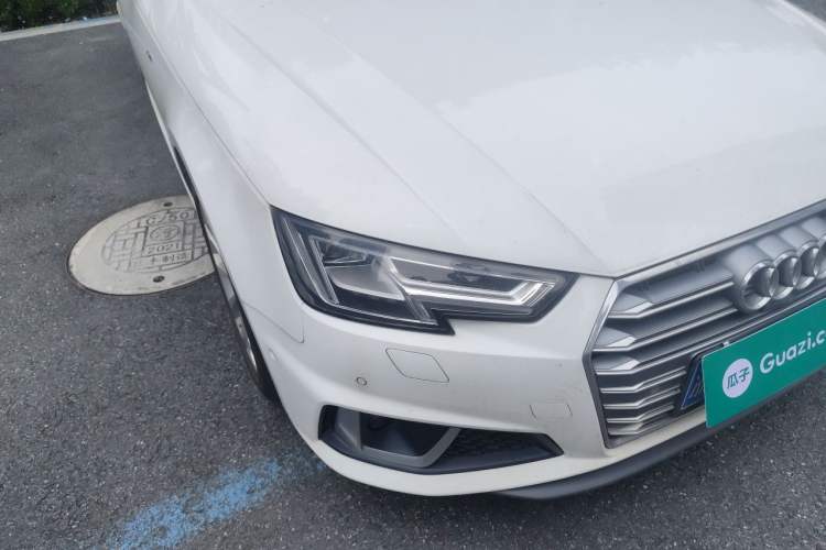 Used Audi A4L 2019 40 TFSI Fashion Edition China VI Emission Standard Right Front Headlight