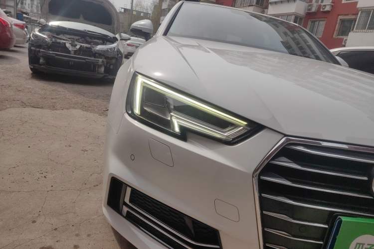 Used Audi A4L 2019 40 TFSI Fashion Edition China VI Emission Standard Right Front Headlight