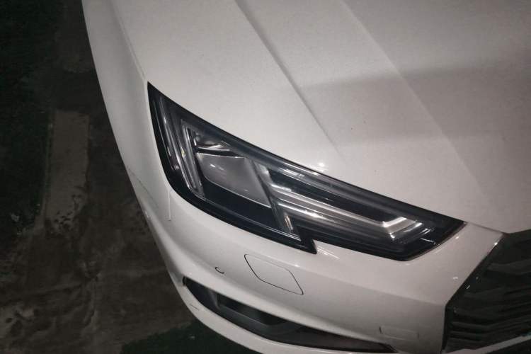 Used Audi A4L 2019 40 TFSI Fashion Version China V Right Front Headlight
