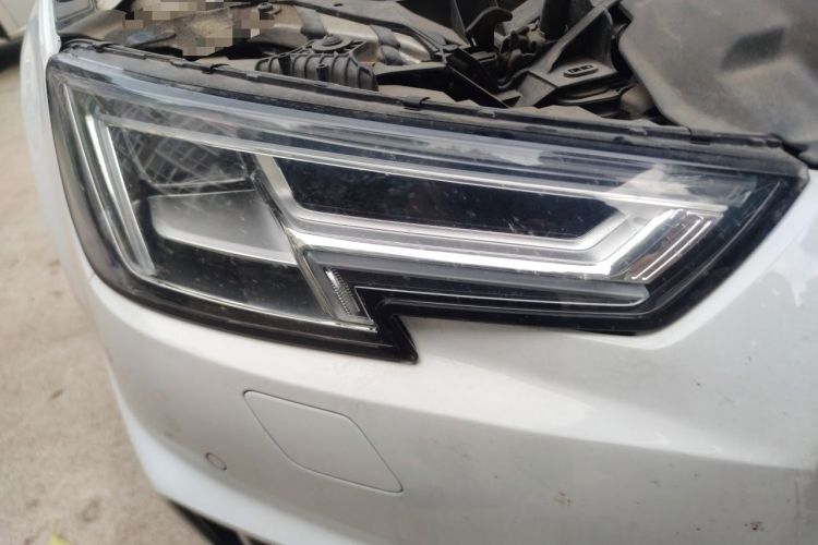 Used Audi A4L 2019 40 TFSI Fashion Edition China VI Emission Standard Right Front Headlight