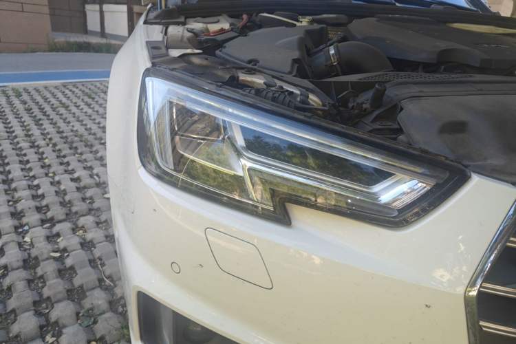 Used Audi A4L 2019 40 TFSI Fashion Version China V Right Front Headlight