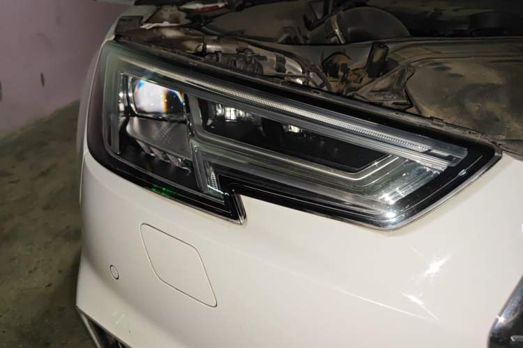 Used Audi A4L 2019 40 TFSI Ambition Version China V Right Front Headlight