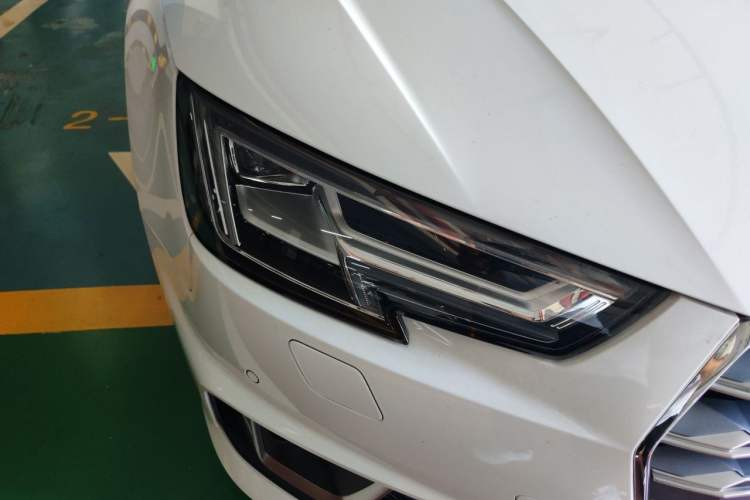 Used Audi A4L 2019 40 TFSI Sporty Version China VI Right Front Headlight