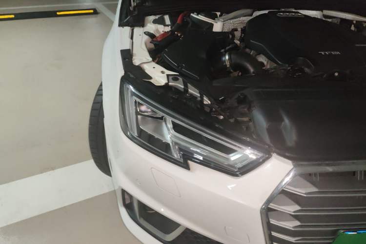 Used Audi A4L 2019 40 TFSI Fashion Edition China VI Emission Standard Right Front Headlight