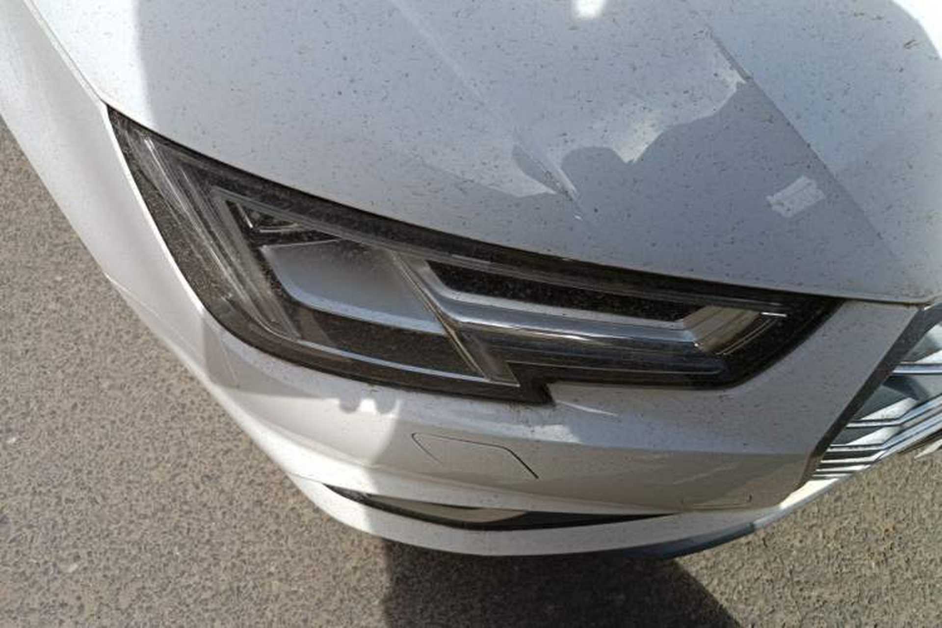 Used Audi A4L 2019 40 TFSI Fashion Version China V Right Front Headlight
