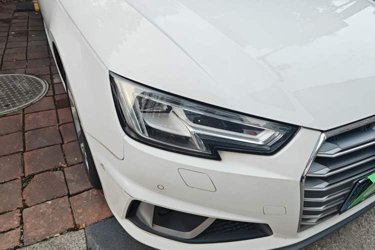 Used Audi A4L 2019 40 TFSI Fashion Edition China VI Emission Standard Right Front Headlight