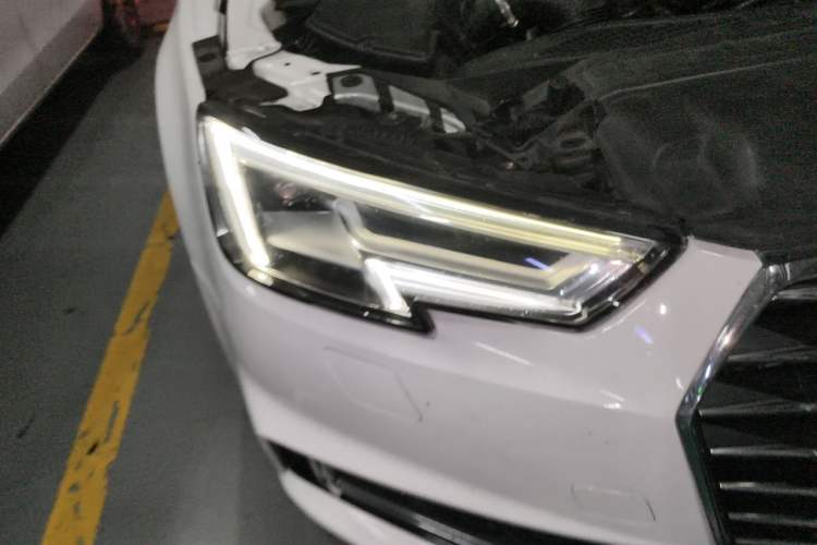 Used Audi A4L 2019 40 TFSI Ambition Version China V Right Front Headlight