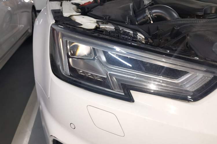 Used Audi A4L 2019 40 TFSI Fashion Edition China VI Emission Standard Right Front Headlight