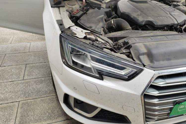 Used Audi A4L 2019 40 TFSI Fashion Edition China VI Emission Standard Right Front Headlight