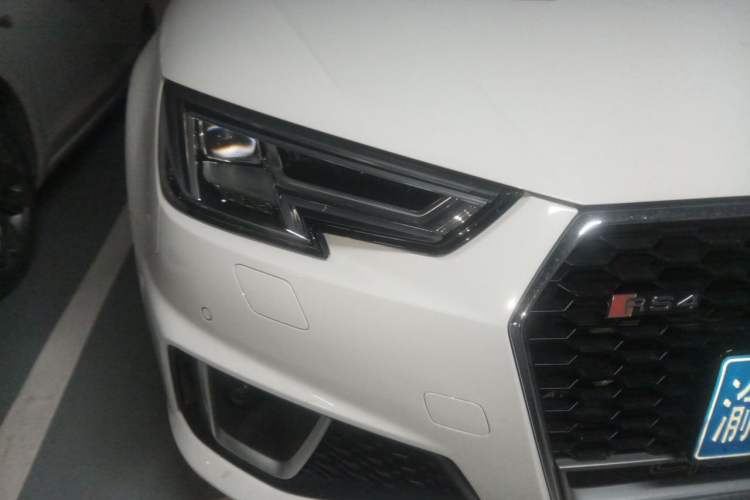 Used Audi A4L 2019 40 TFSI Fashion Edition China VI Emission Standard Right Front Headlight