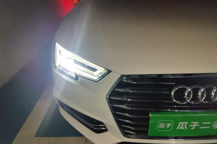 Used Audi A4L 2019 40 TFSI Ambition China VI Right Front Headlight