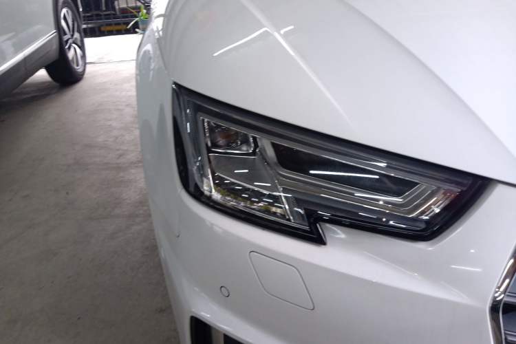 Used Audi A4L 2019 40 TFSI Fashion Version China V Right Front Headlight